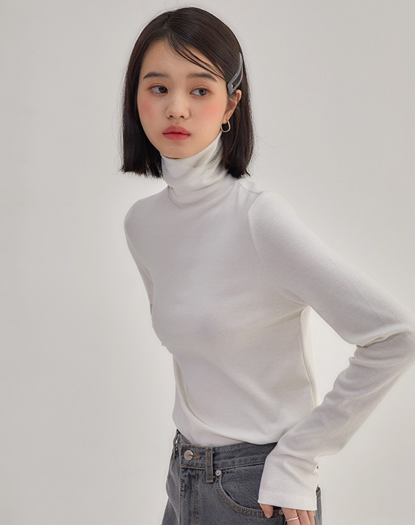 MUAH MUAH Soft Pola T-Shirt