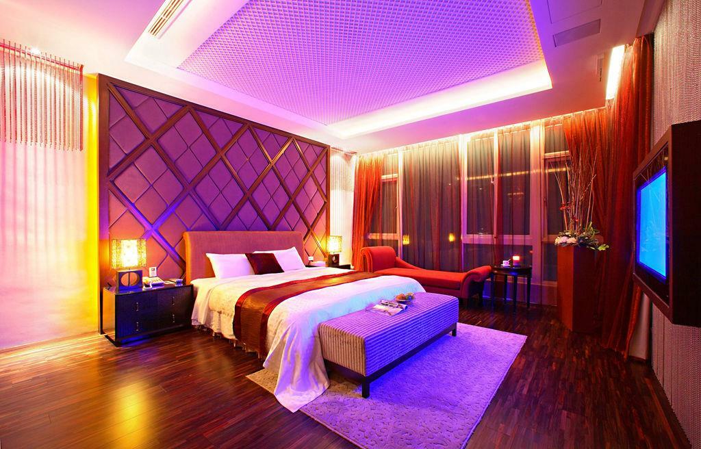 【彰化】桂冠汽車旅館 頂級房-頂級城市