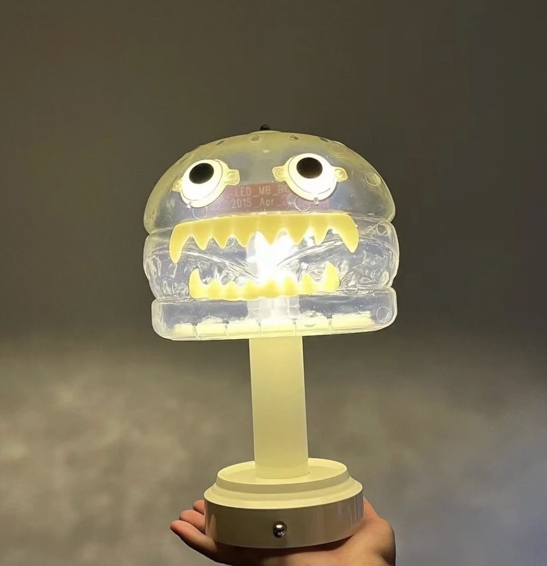 UNDERCOVER x Medicom Toy HAMBURGER LAMP 漢堡燈 透明