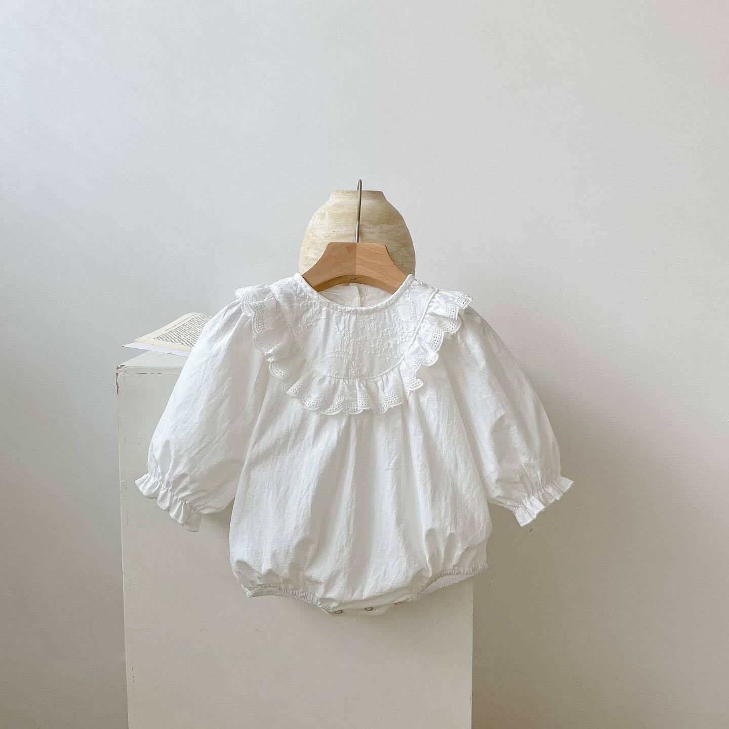 花邊圓領包屁衣