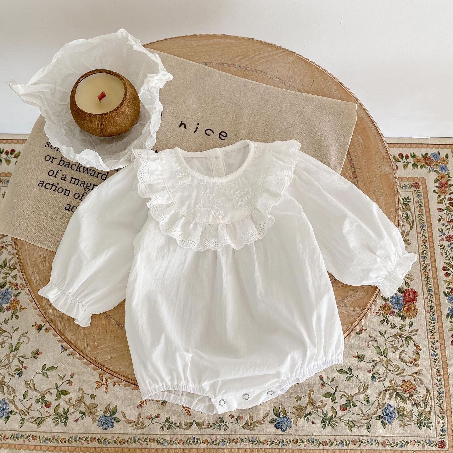 花邊圓領包屁衣