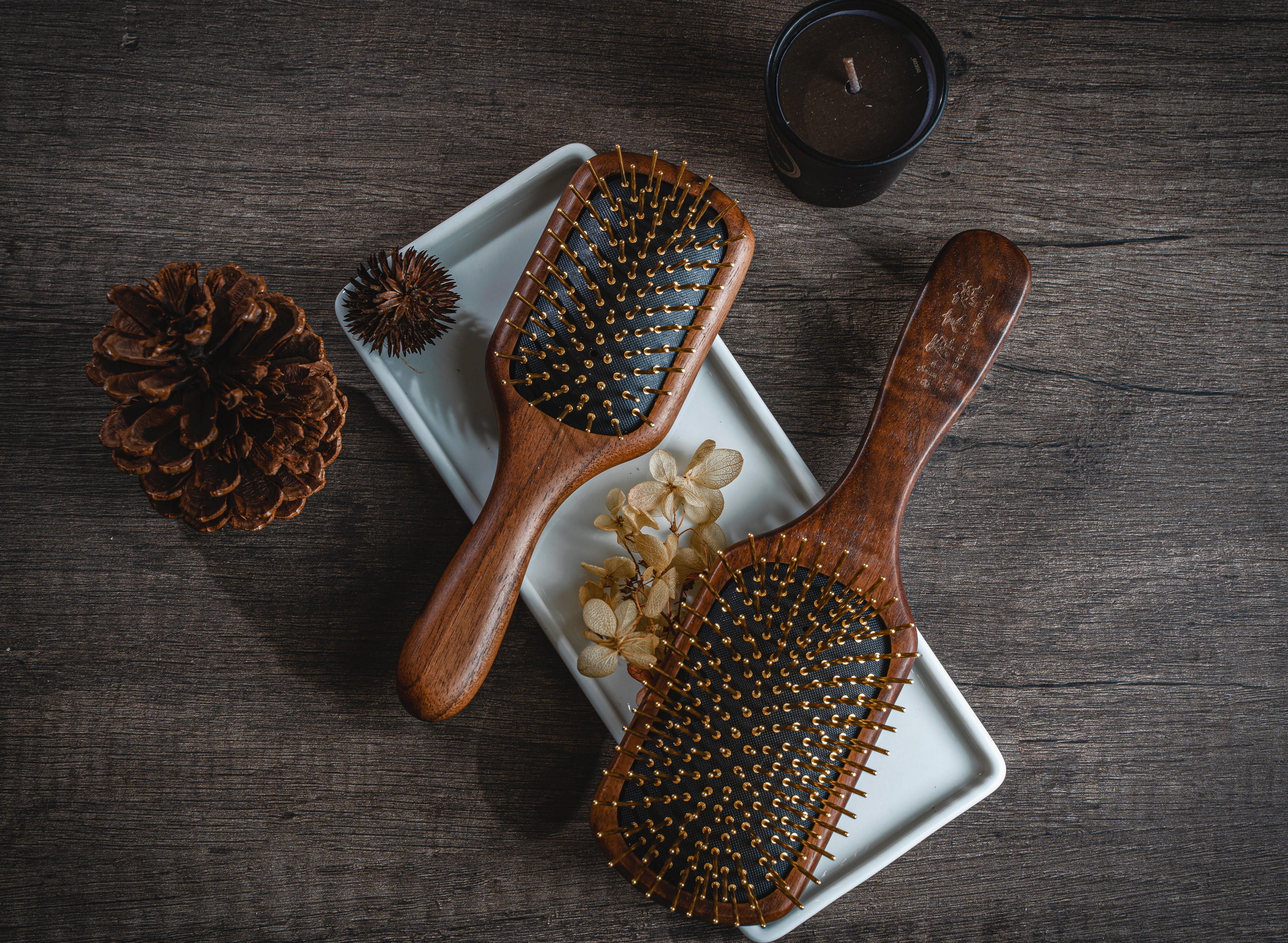 【小原木梳】 胡桃木黃金梳PRO（遠紅外線功能）尊貴奢華上市