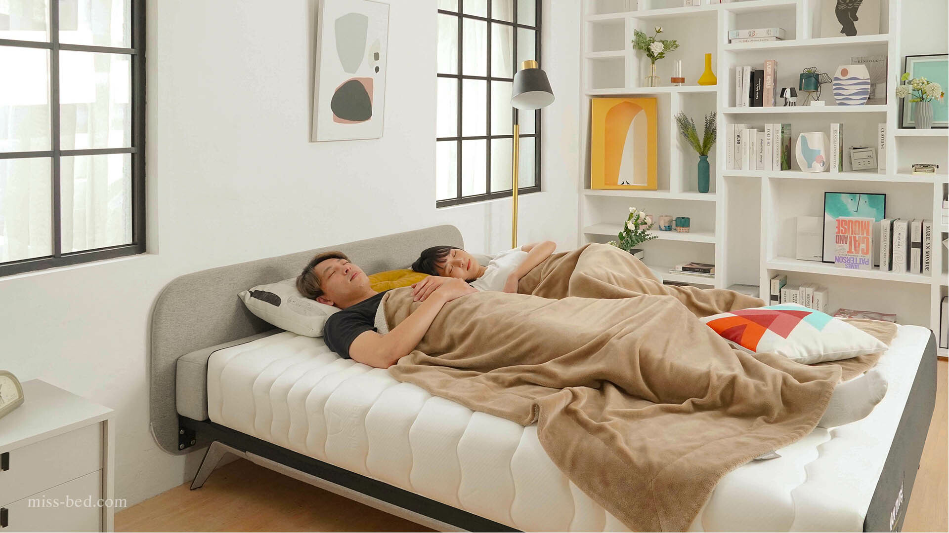 了解到睡眠障礙是什麼之後，接下來就要知道可能是什麼原因造成睡眠障礙出現，並且可以使用哪些方式改善，可能是睡眠環境影響，例如床墊軟硬度不適合，聲音、光線等問題，或是心理因素、飲食問題