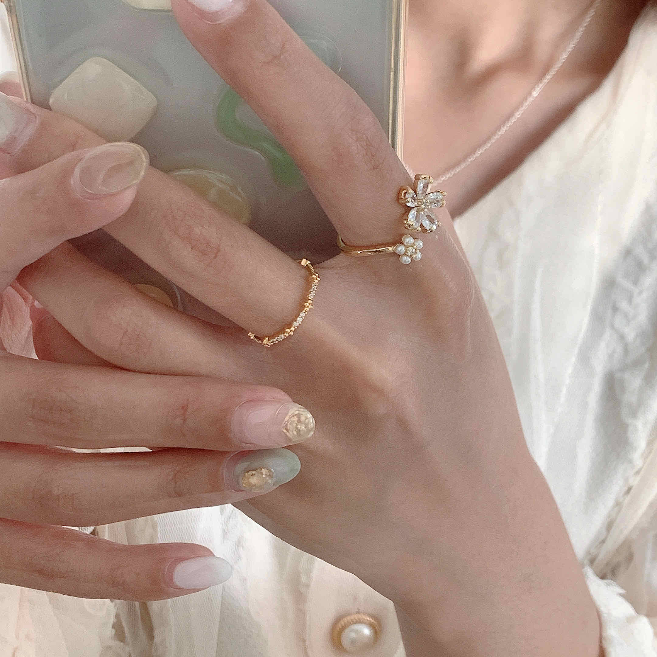 🇰🇷百搭推薦！精緻小花碎鑽線戒｜3 color