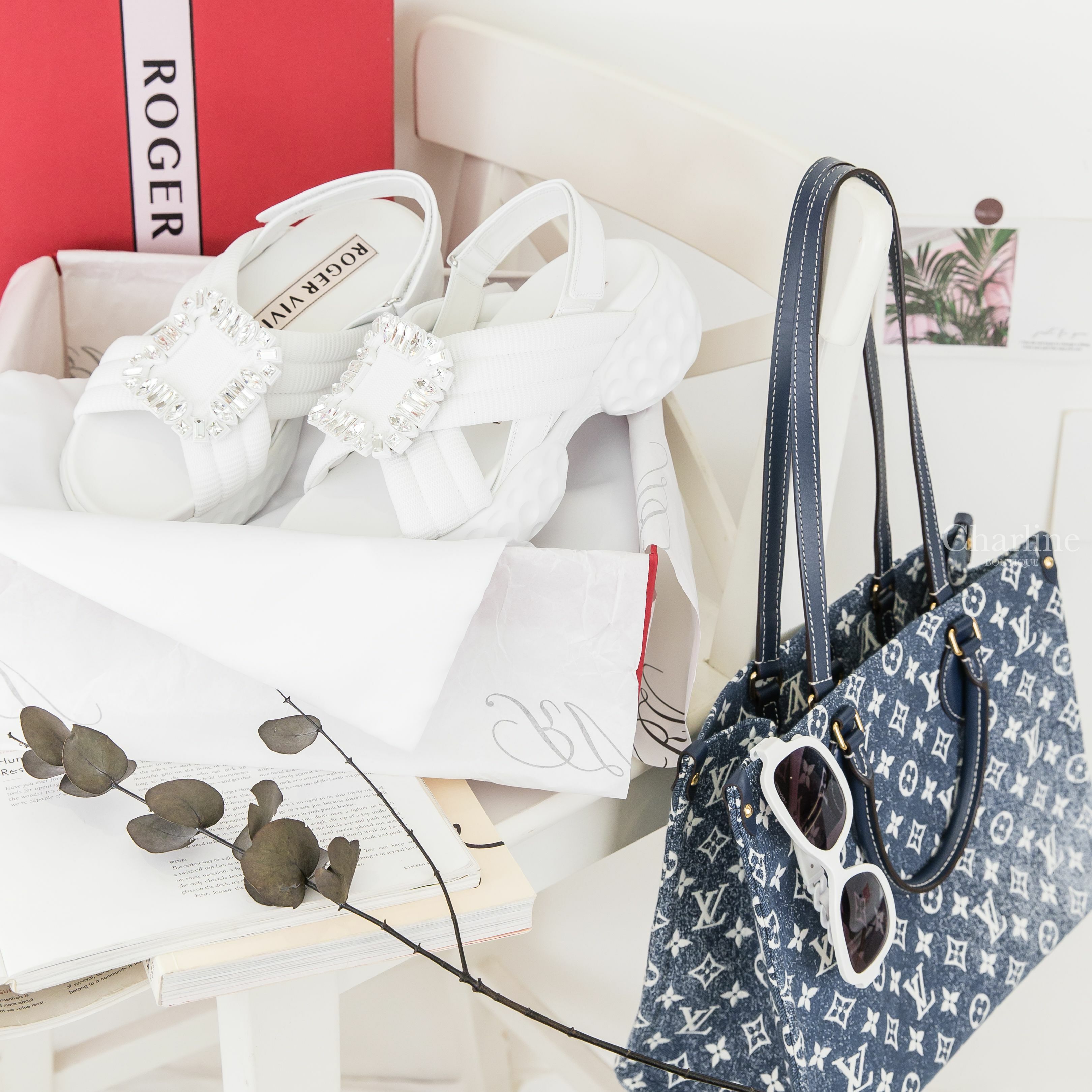 Chanel Sunglasses 白色方框灰紫色漸層鏡片側邊同色鏈帶太陽眼鏡,Roger Vivier Sandals 白色水晶方釦太空棉交叉厚底涼鞋,LV Tote 漸層海軍藍底丹寧布白色老花托特包-Charline Boutique 精品代購