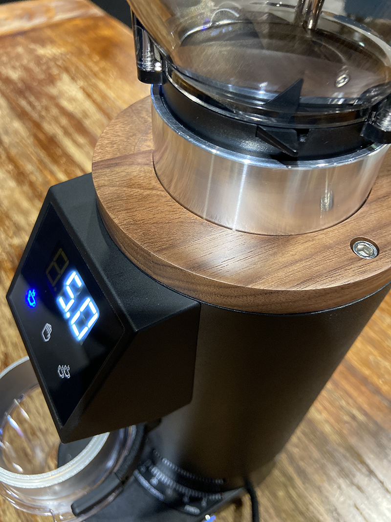 BPLUS DF64E 義式咖啡磨豆機黑／白