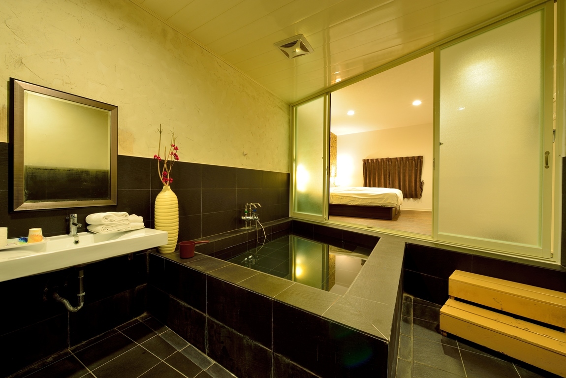 【苗栗】慈夢柔渡假會館 雙人房浴間