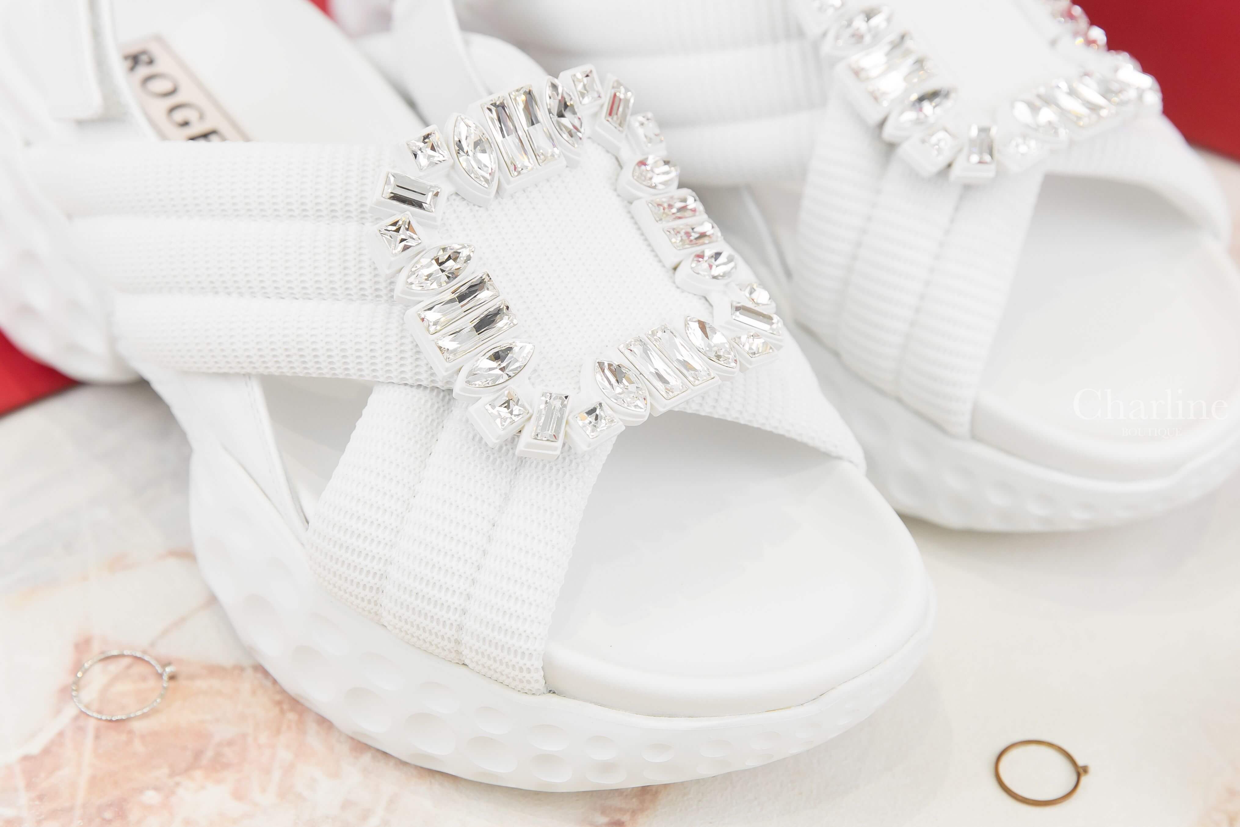 Roger Vivier Viv' Run Light Strass Buckle Sandals In Fabric 白色水晶方釦太空棉皮革交叉厚底涼鞋