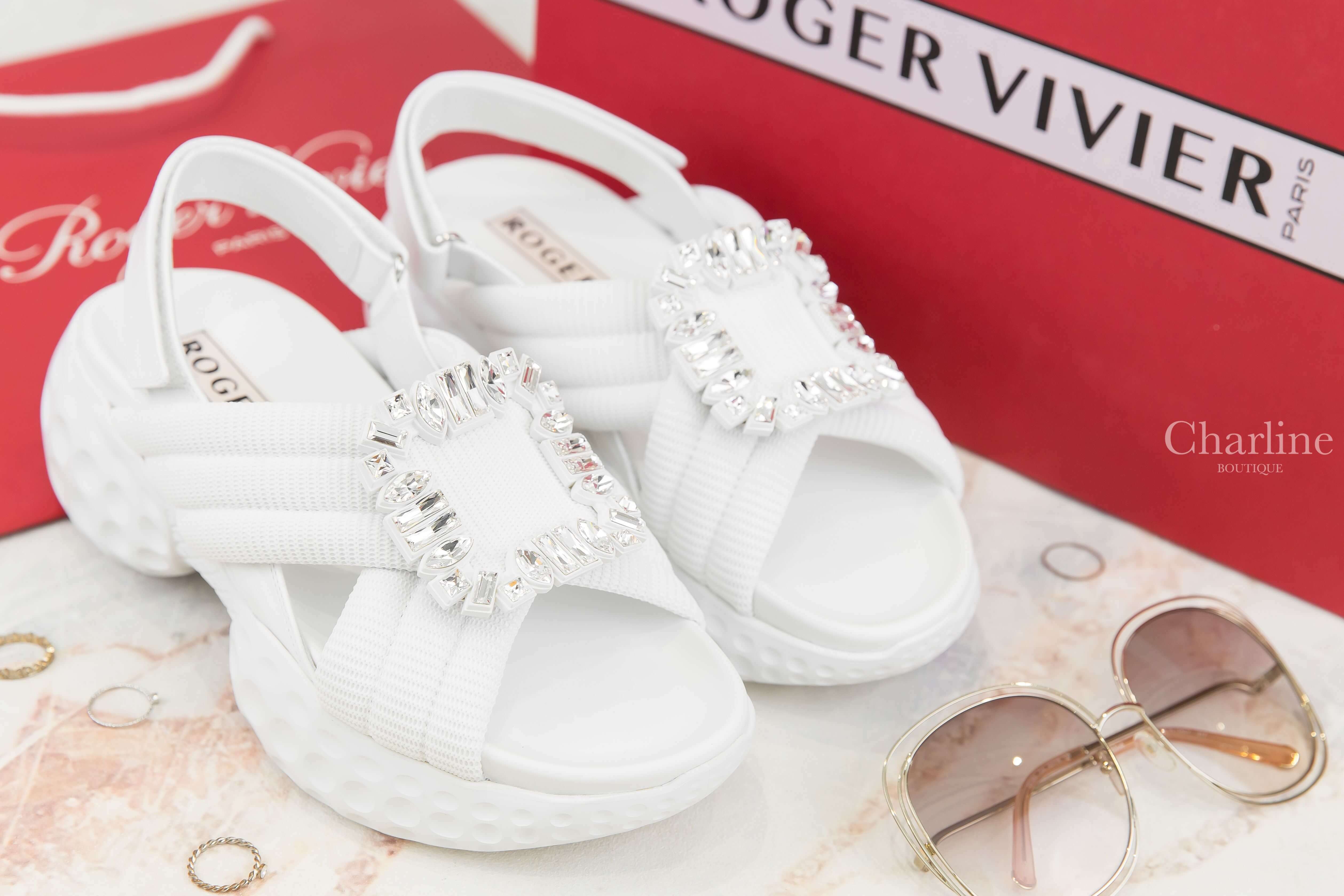 Roger Vivier Viv' Run Light Strass Buckle Sandals In Fabric 白色水晶方釦太空棉皮革交叉厚底涼鞋