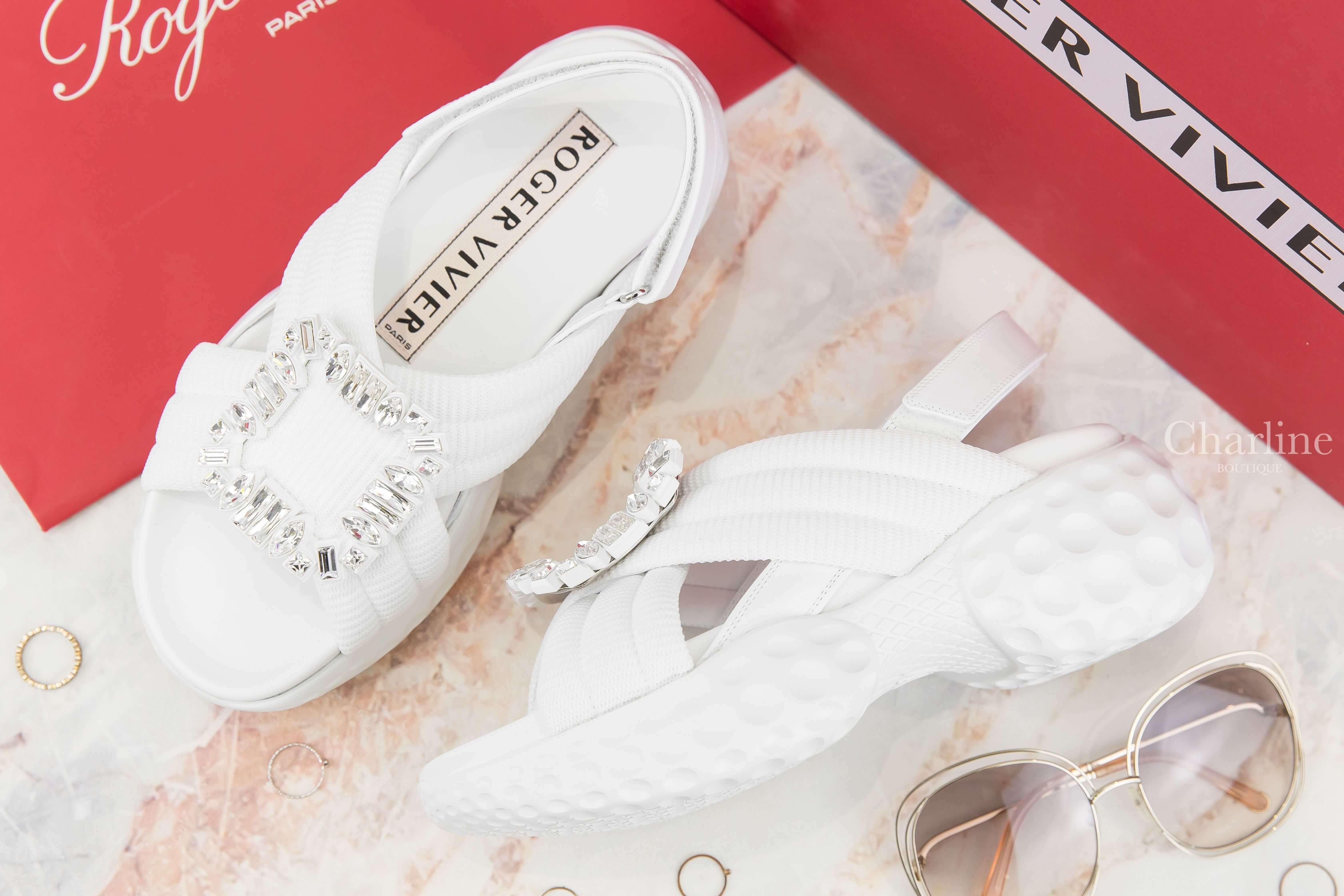 Roger Vivier Viv' Run Light Strass Buckle Sandals In Fabric 白色水晶方釦太空棉皮革交叉厚底涼鞋-Charline Boutique 精品代購