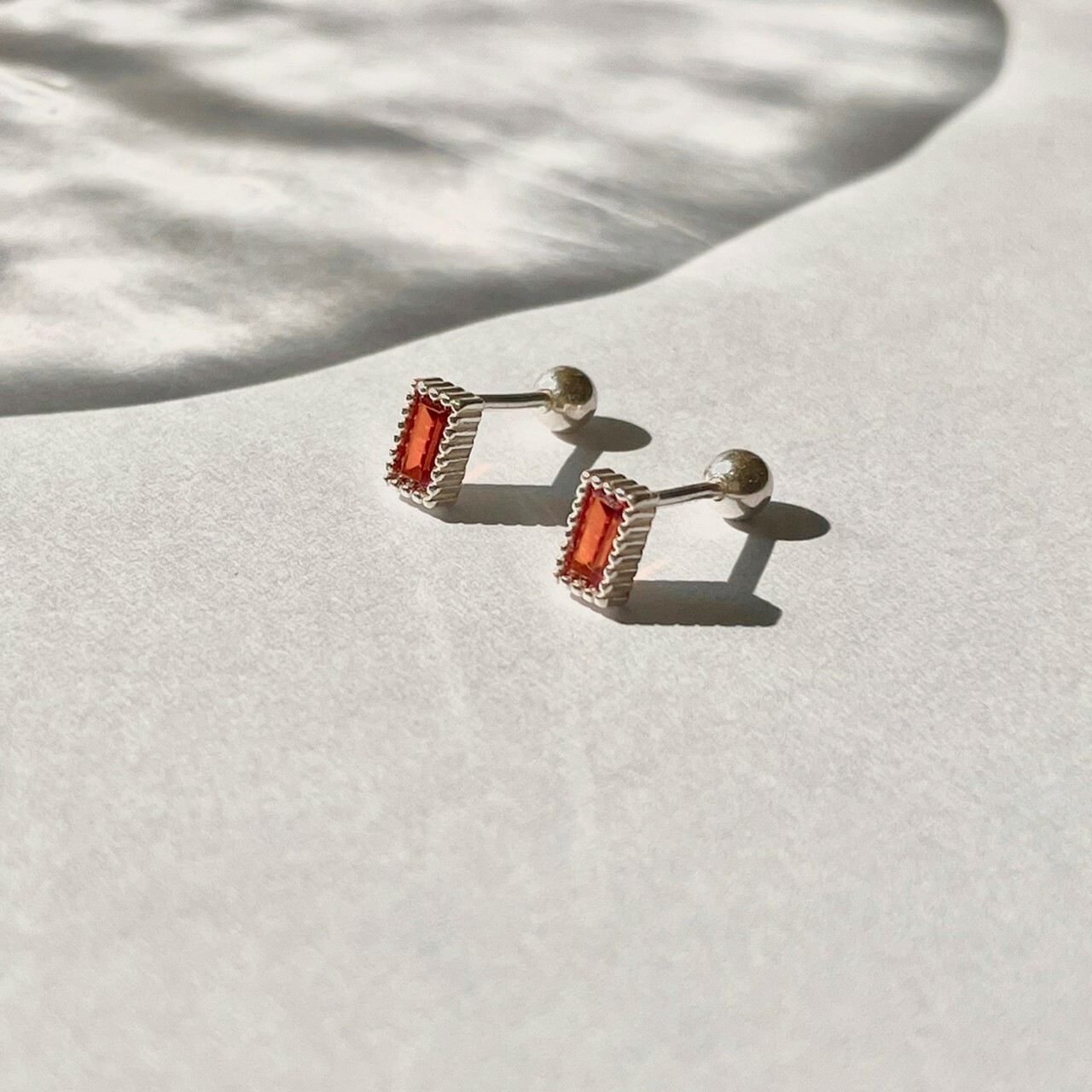 |簡約|焦糖杯子蛋糕 • 橙紅鋯石 • 轉珠耳環 • 純銀耳針 S925