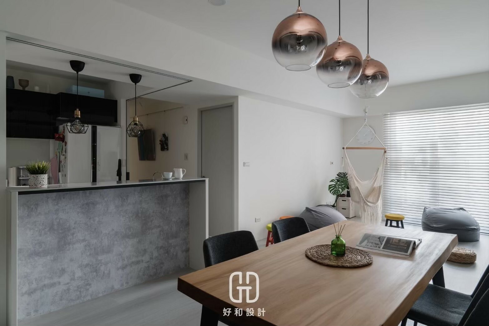 實木板材, 原木板材, 推油塗裝, 實木家具, 原木家具, 實木餐桌、實木工作桌、實木書桌、實木中島桌、實木吧台桌、實木茶几、實木長凳, 一枚板, 一枚木, 裝潢搭配, 裝潢設計, 餐桌搭配, 索羅門檜木