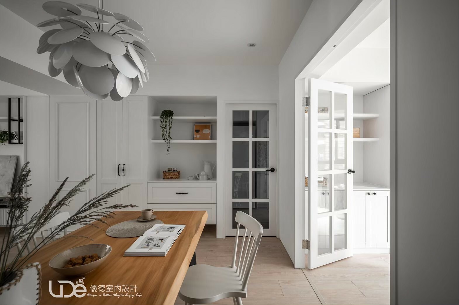 實木板材, 原木板材, 推油塗裝, 實木家具, 原木家具, 實木餐桌、實木工作桌、實木書桌、實木中島桌、實木吧台桌、實木茶几、實木長凳, 一枚板, 一枚木, 裝潢搭配, 裝潢設計, 餐桌搭配, 索羅門檜木