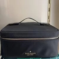 [S] KATE SPADE TRAVEL COSMETIC THE LITTLE BETTER NYLO,BLACK, WLR00617-001 (SKS203)