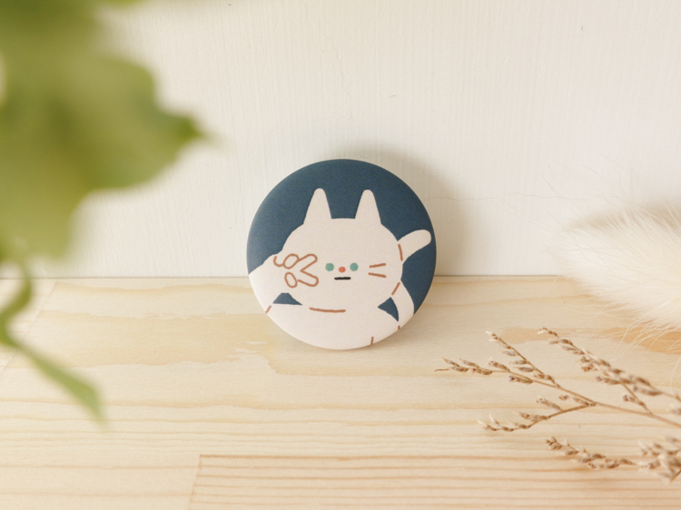 小黃間｜絕版｜Furry Zoo 胸章｜白貓