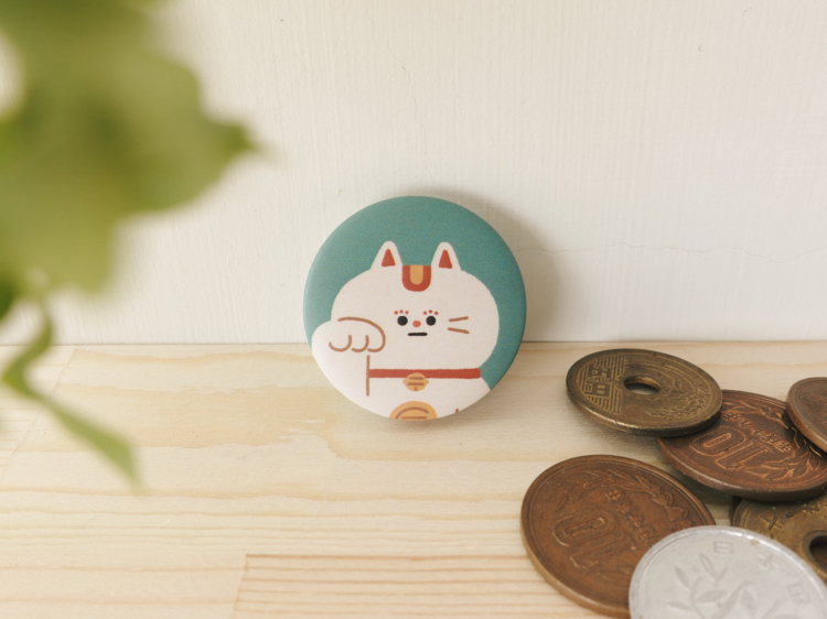 小黃間｜絕版｜Furry Zoo 胸章｜招財白貓