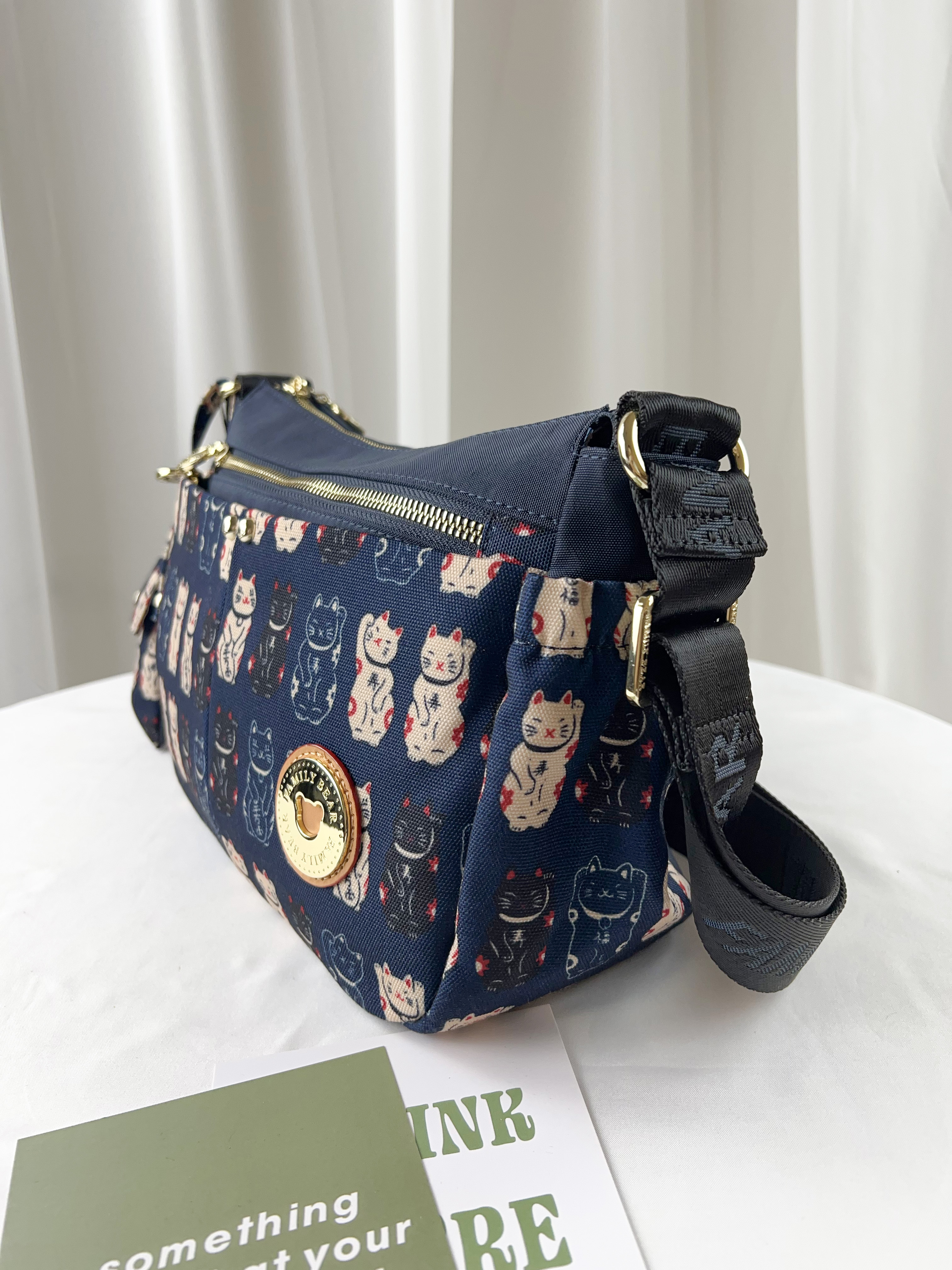 FamilyBear 招財貓拼色防潑水側背包    #2806