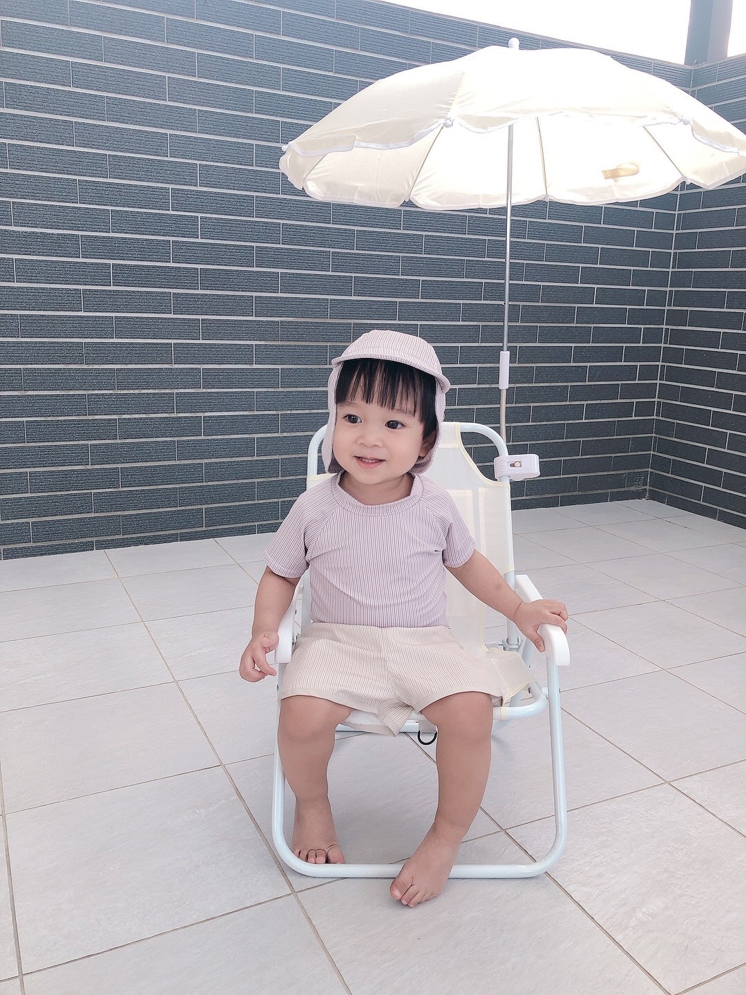 【預購】質感選物 - 攜帶式折疊遮陽沙灘椅 (米鵝黃)