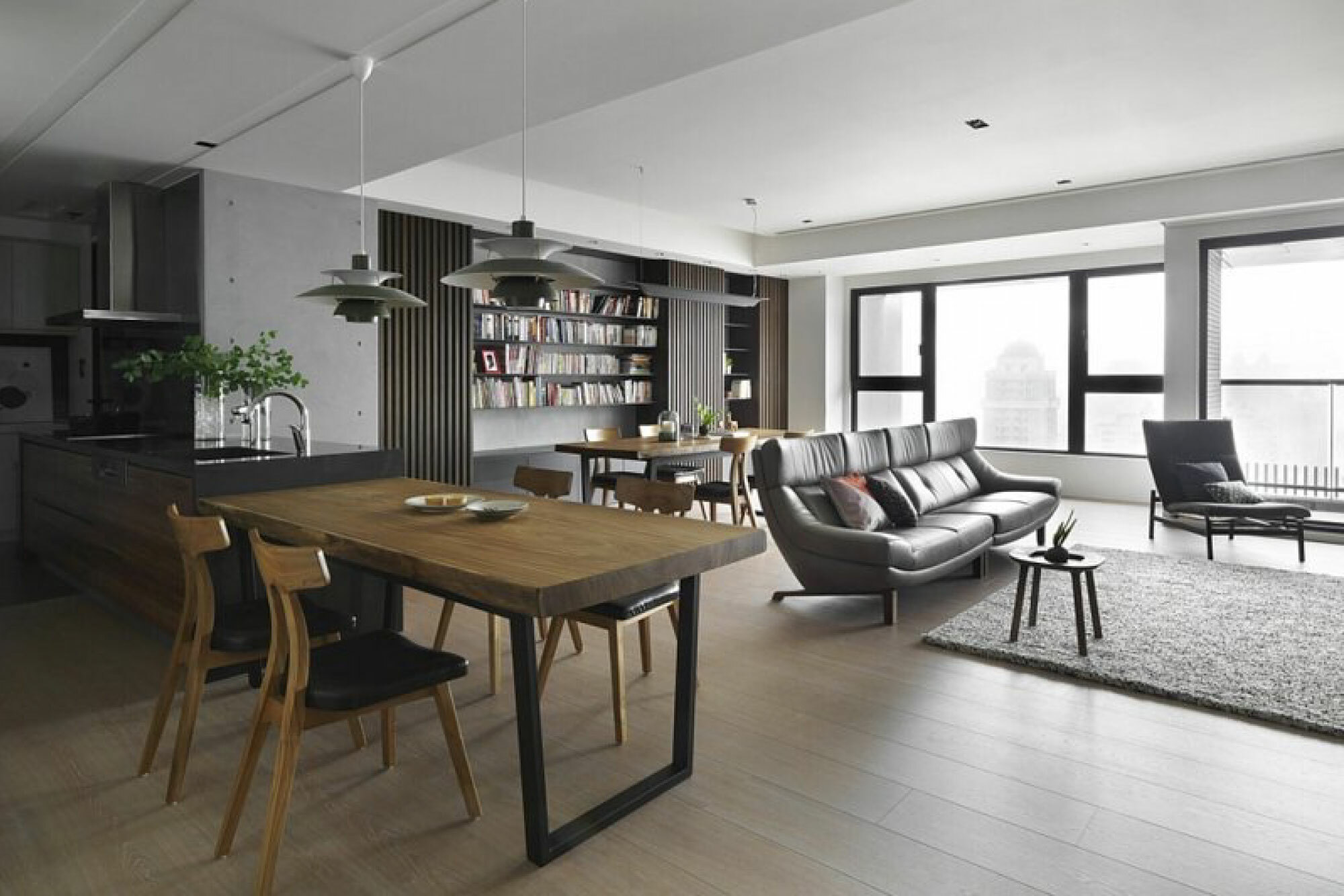 實木板材, 原木板材, 推油塗裝, 實木家具, 原木家具, 實木餐桌、實木工作桌、實木書桌、實木中島桌、實木吧台桌、實木茶几、實木長凳, 非洲柚木, 一枚板, 一枚木, 裝潢搭配, 裝潢設計, 餐桌搭配