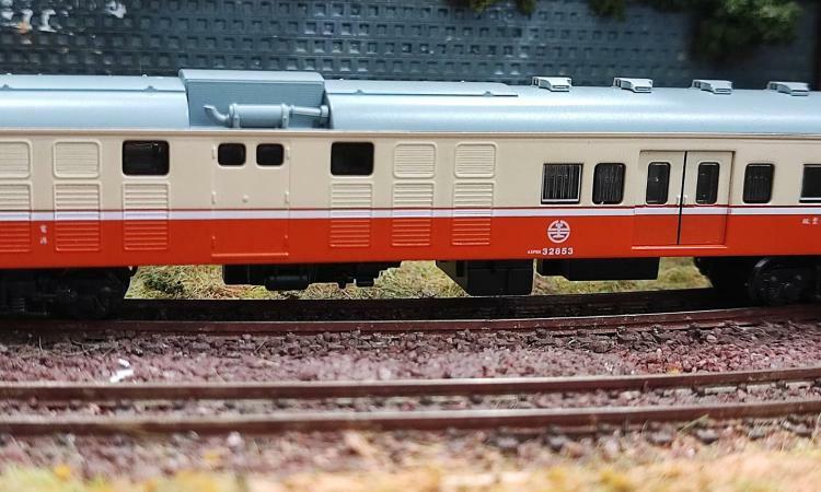 TouchRail NK3513 N scale Taiwan Railway 45PBK32850 type power luggage cart, Orange