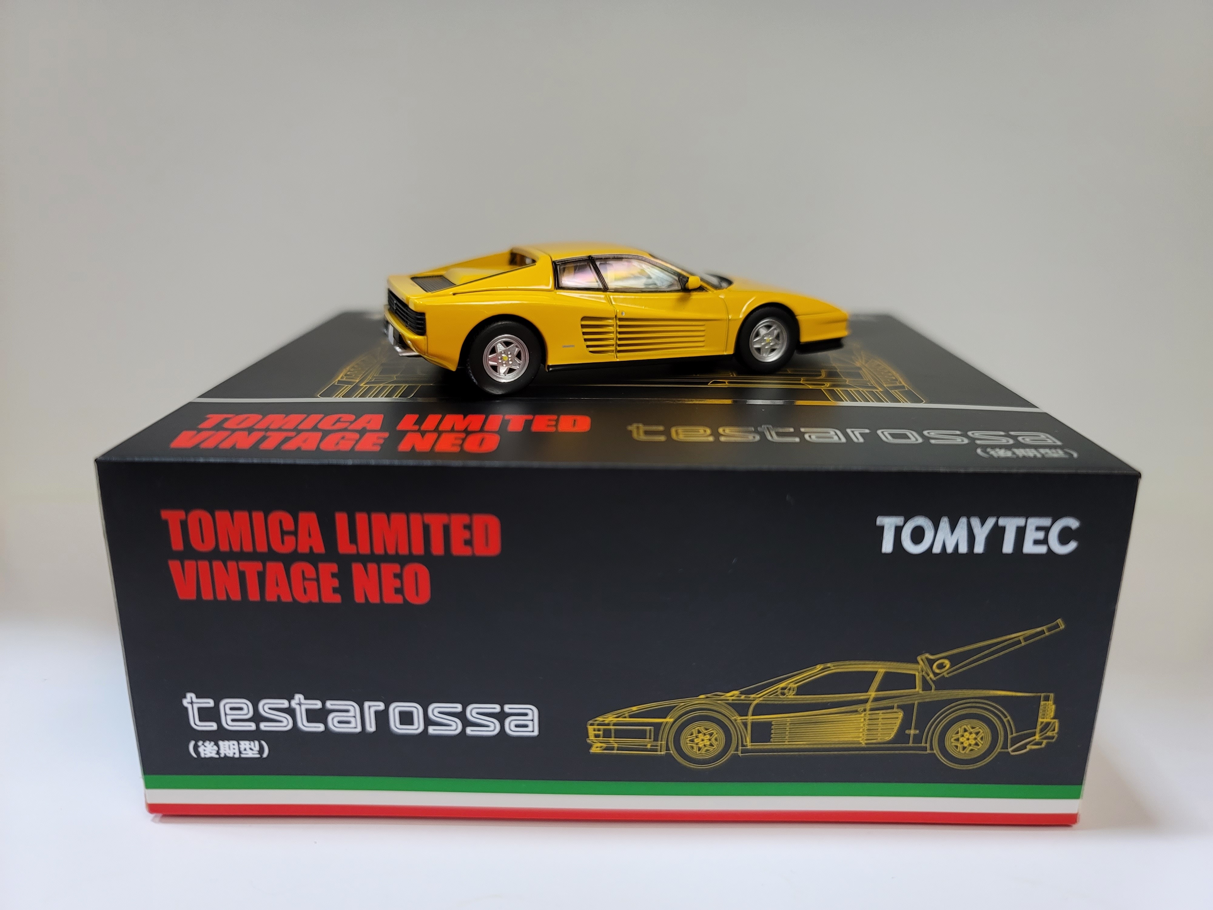 ミニカー TOMICA LIMITED VINTAGE NEO testarossa s-l1200.jpg