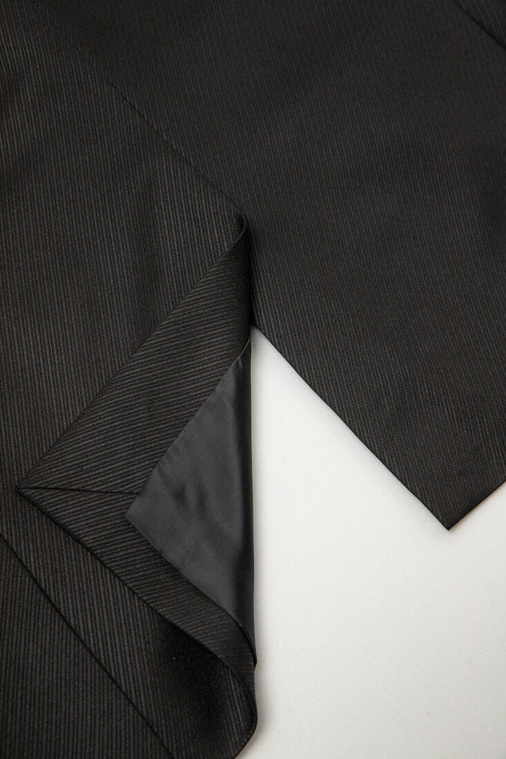 黑色斜紋西裝男正裝-後開中叉設計