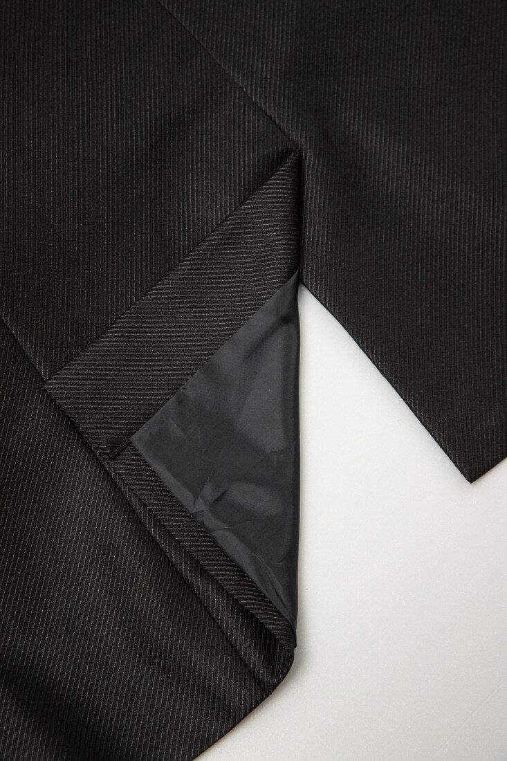 黑色硬挺西裝男正裝-後開中叉設計