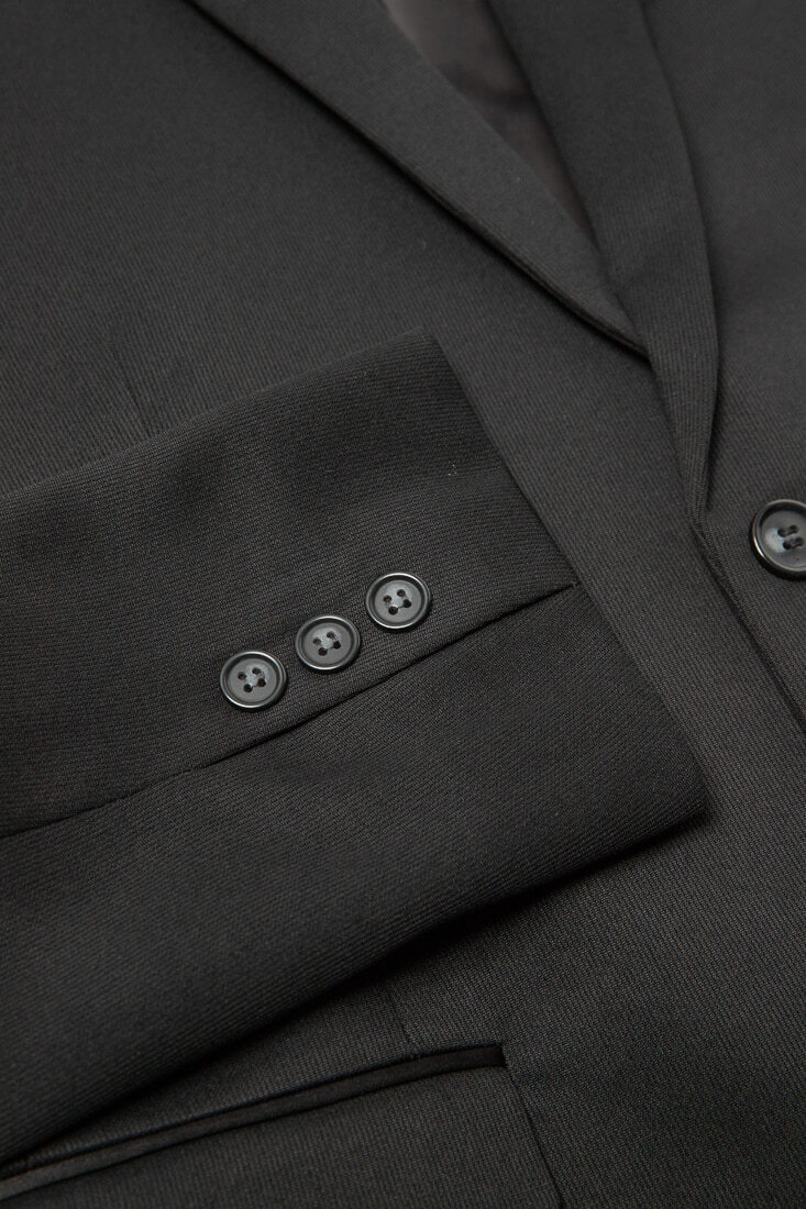 黑色暗紋西裝男正裝-排釦設計