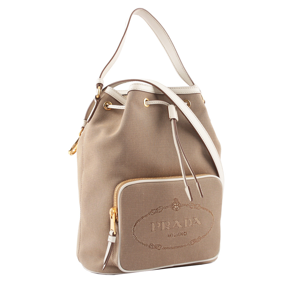 【Prada】刺繡Logo帆布拼皮革飾邊二用水桶包(大款)(白色/卡其色)