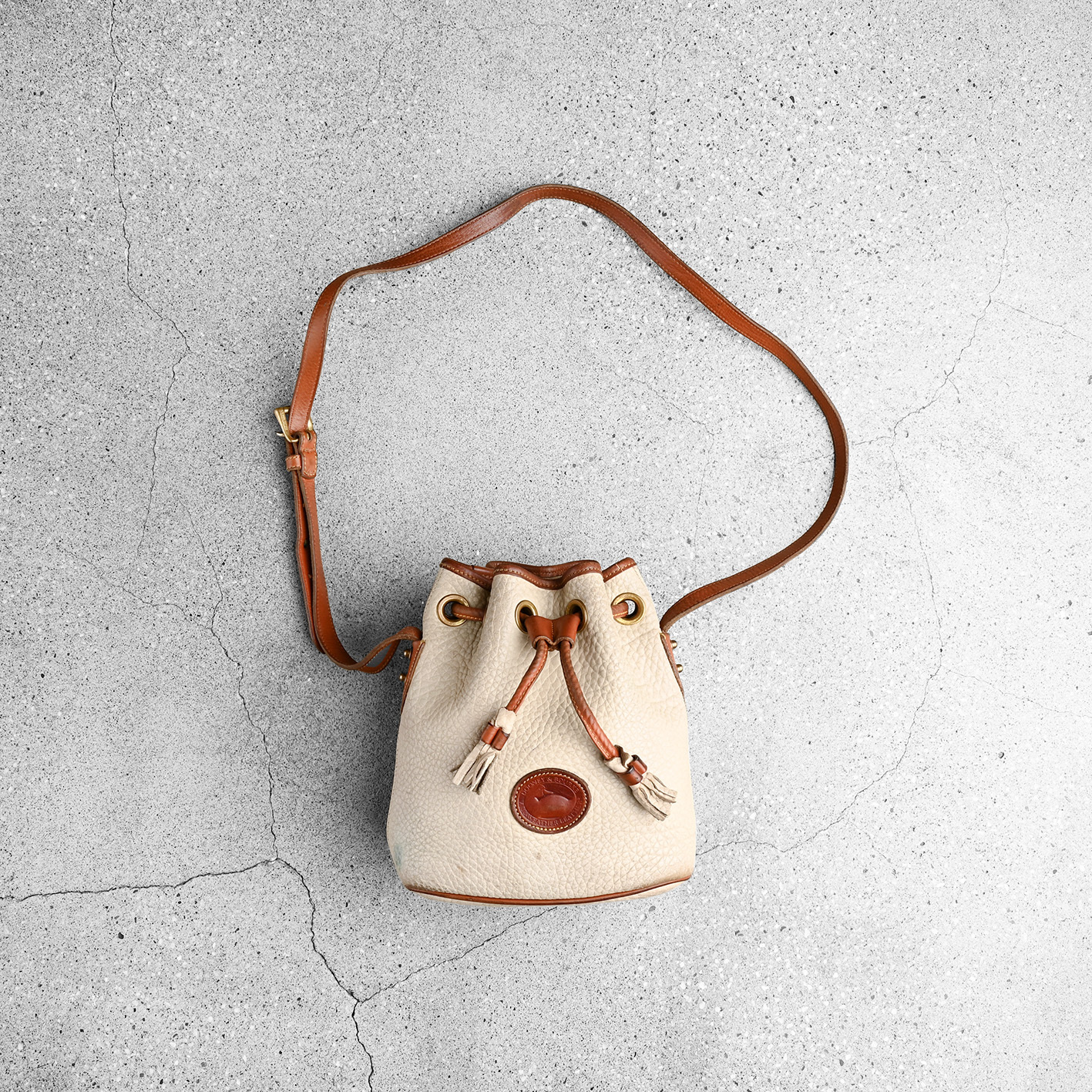 Dooney & Bourke 古董水桶包