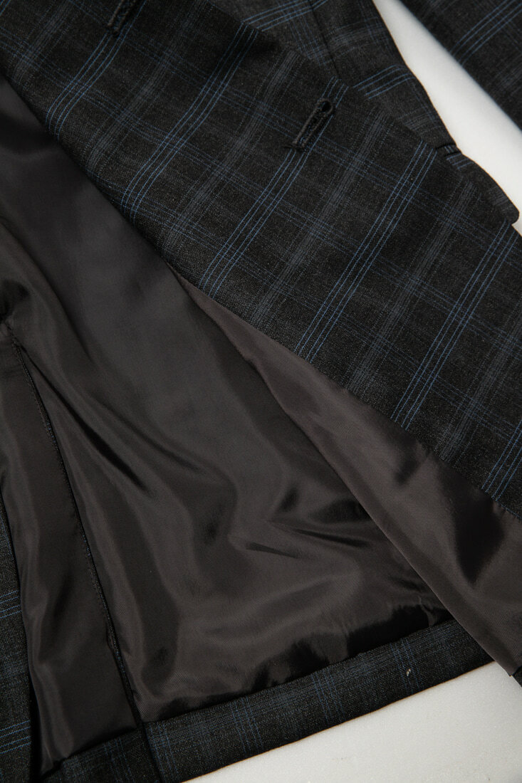 灰色格紋西裝男正裝-下擺設計