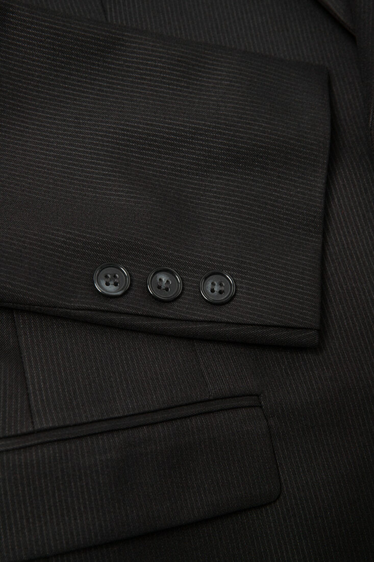 經典時尚黑色男生正裝-直條紋面料03