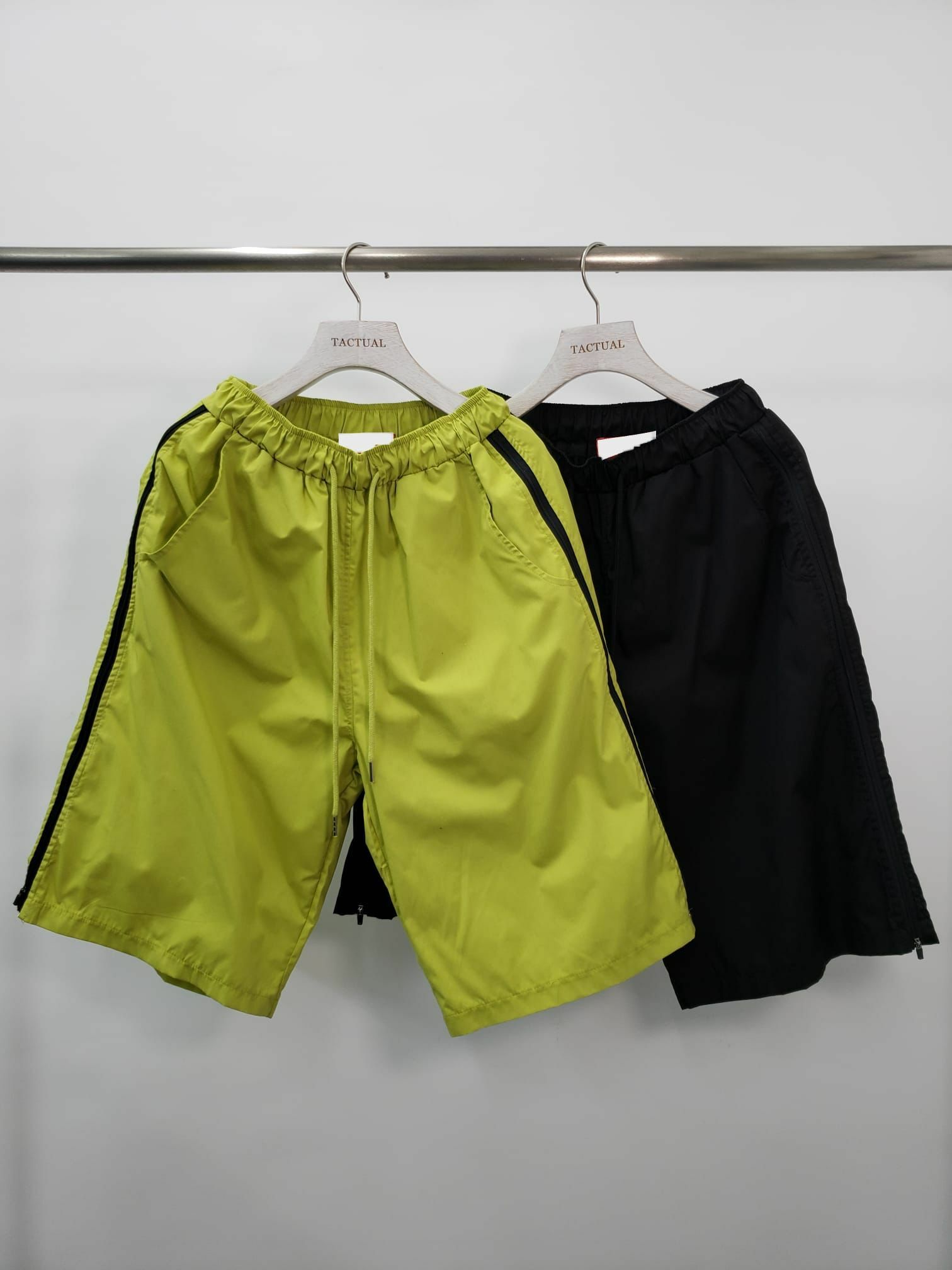 淨色拉鍊邊短褲 P2054