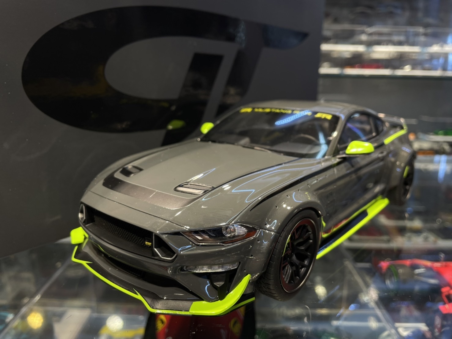 GT SPIRIT GT384 Mustang RTR Spec 5 10th 1/18