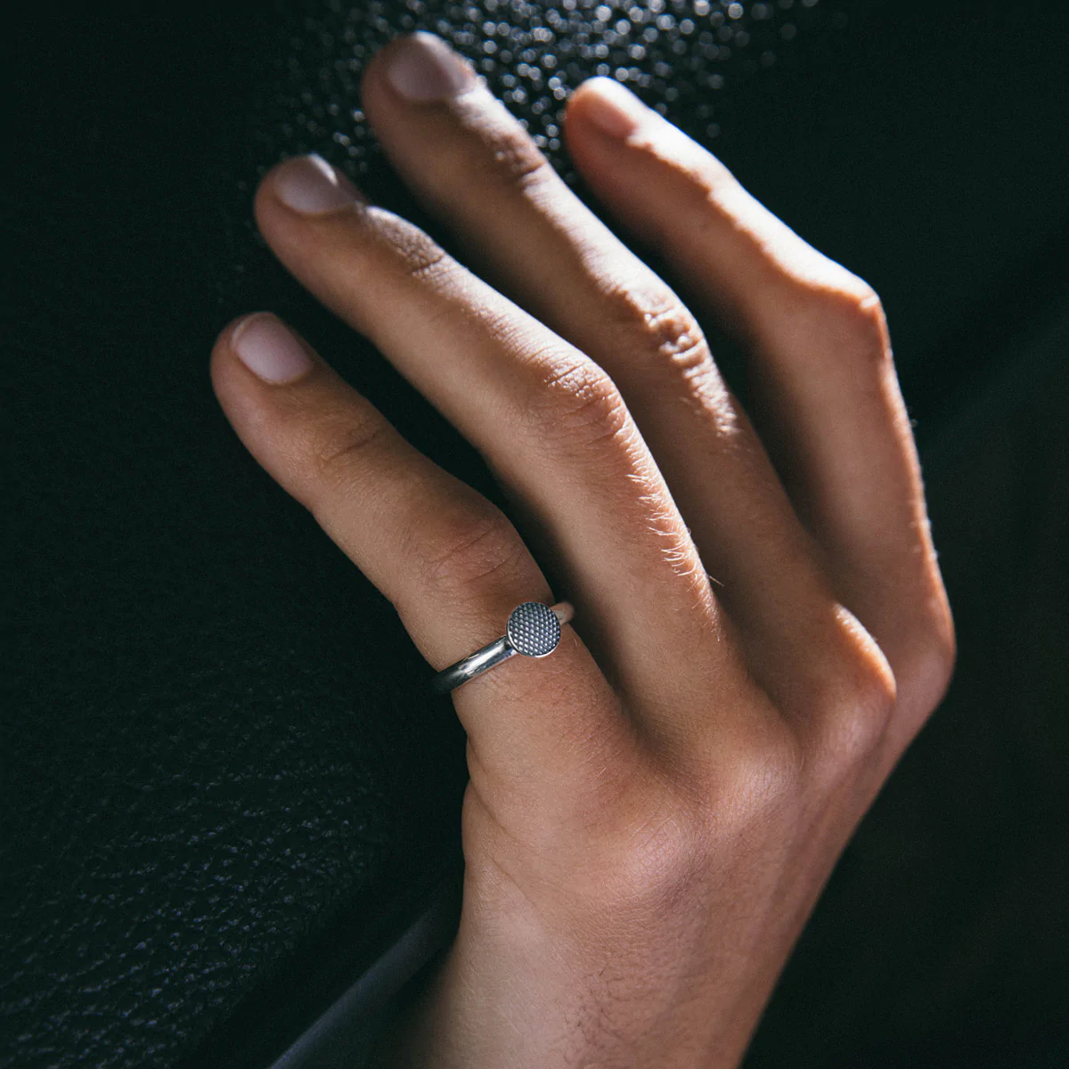 Thin Band Ring (Goosebump)