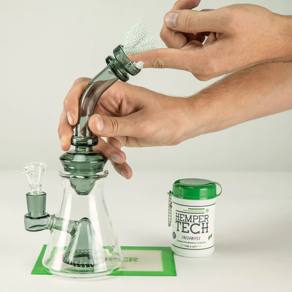 ALCOHOL FRESHWIPES BUCKET BY HEMPER