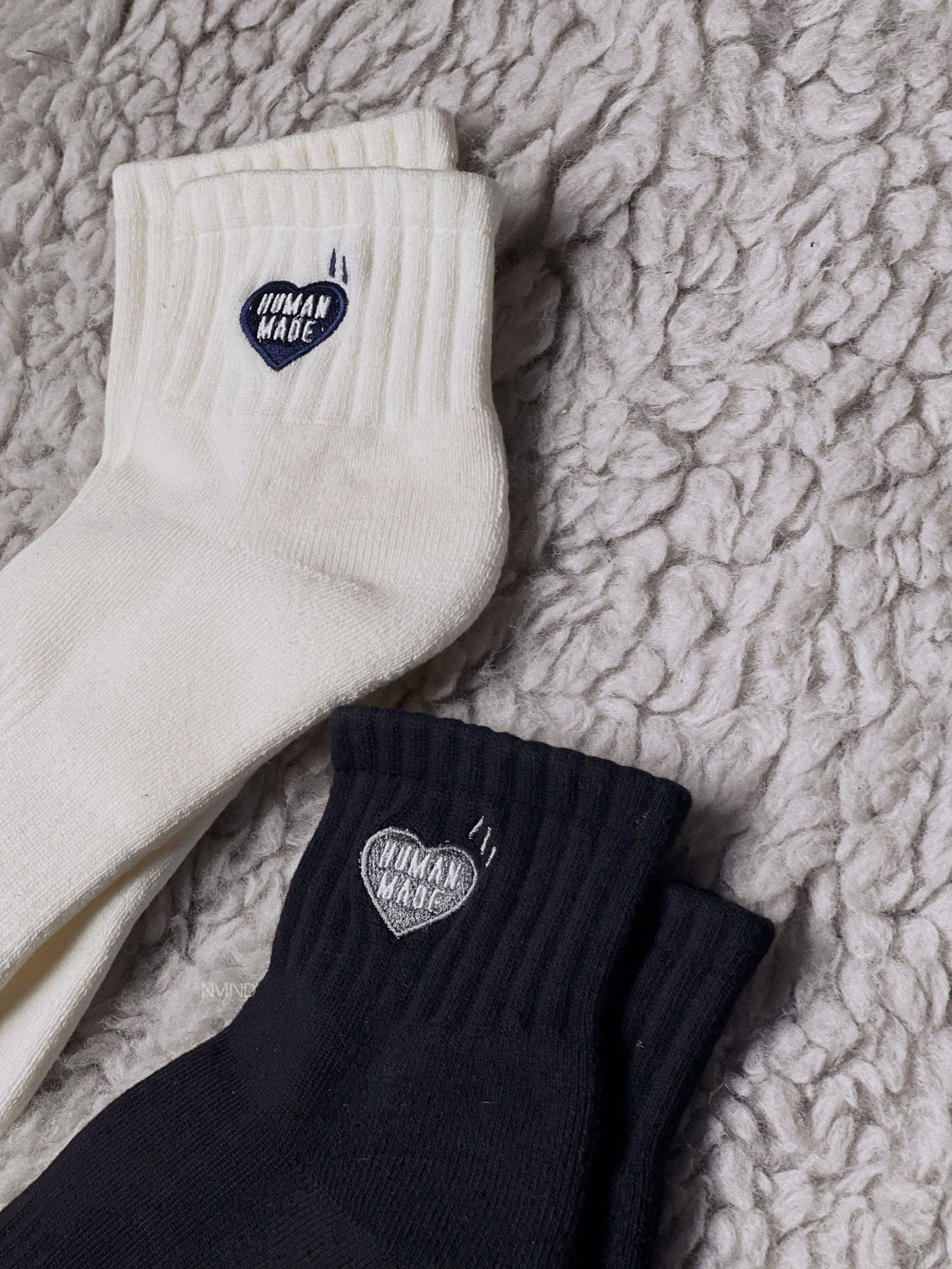 台北店限量專區㊙HUMAN MADE SHORT PILE SOCKS 黑/白