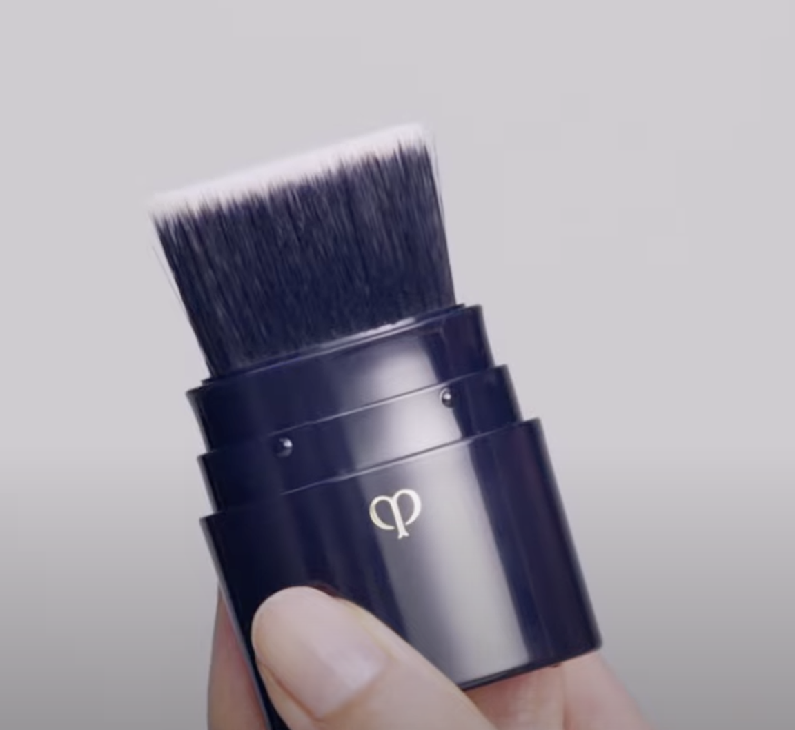 Cle De Peau - 化粧掃 (Portable Brush 隨身光采底粧掃)