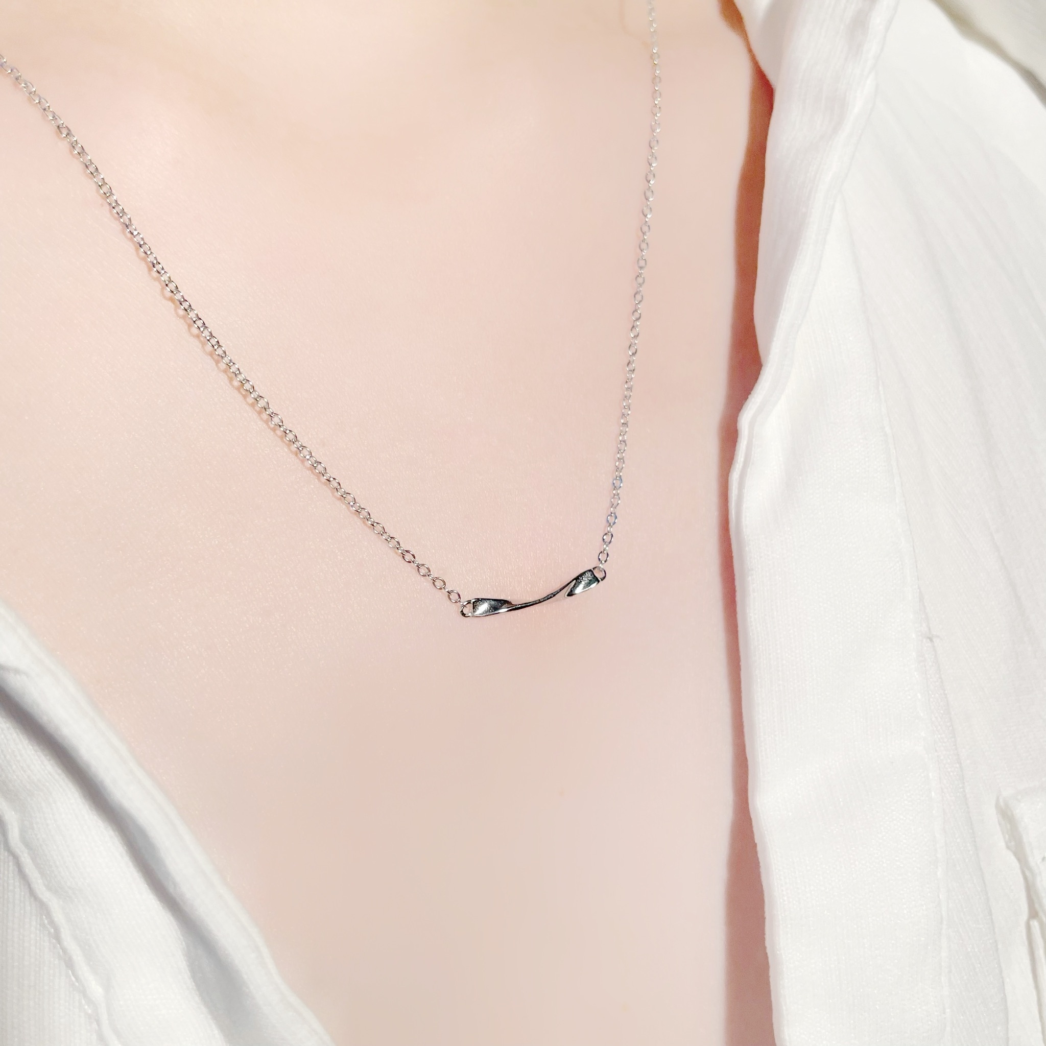 | 925 Silver・ White Gold  | French Style Twist Necklace | NE0642 |