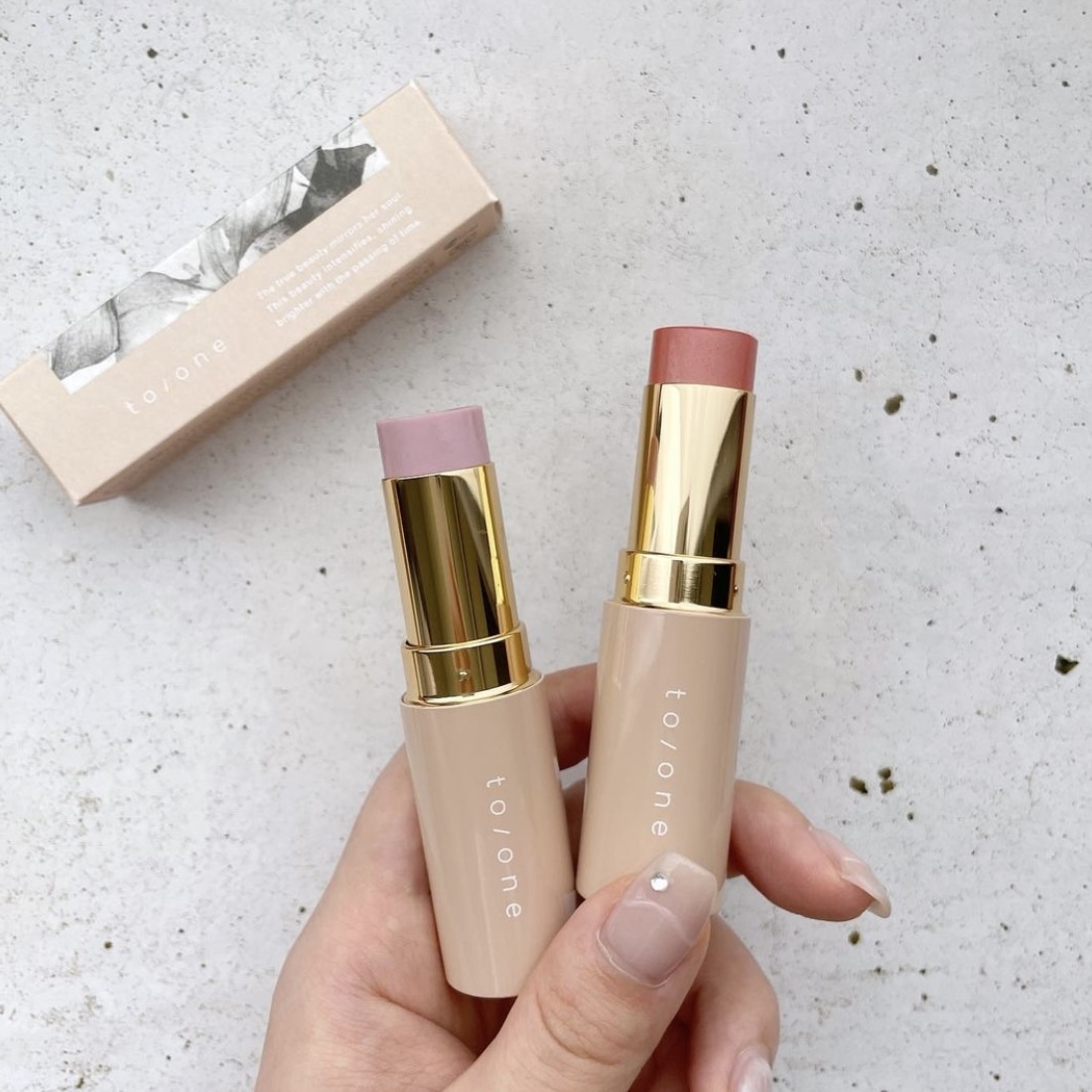 to/one Luminizer Bar 多功能色調提亮棒 7g