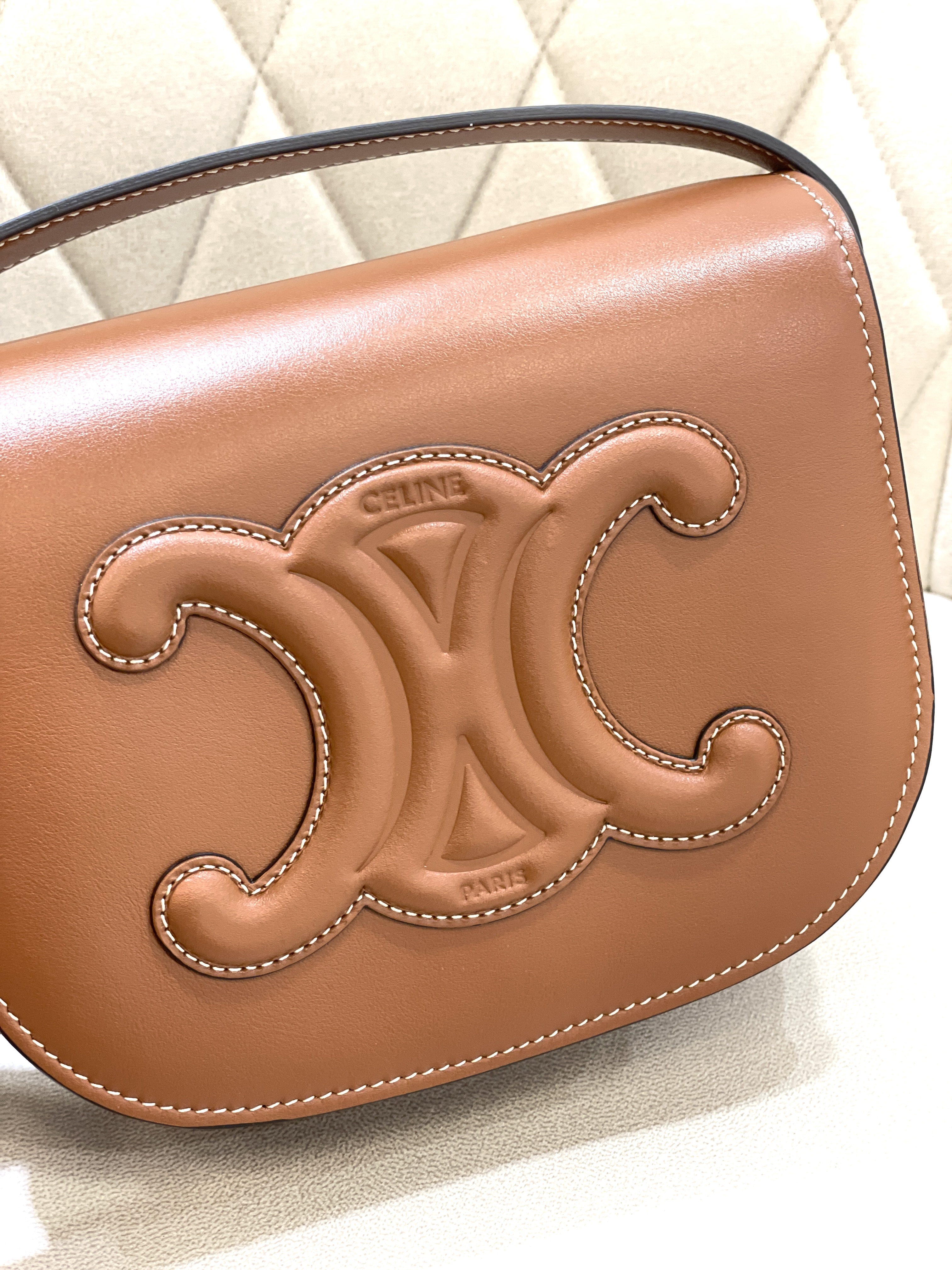 CELINE Folco Cuir Triomphe