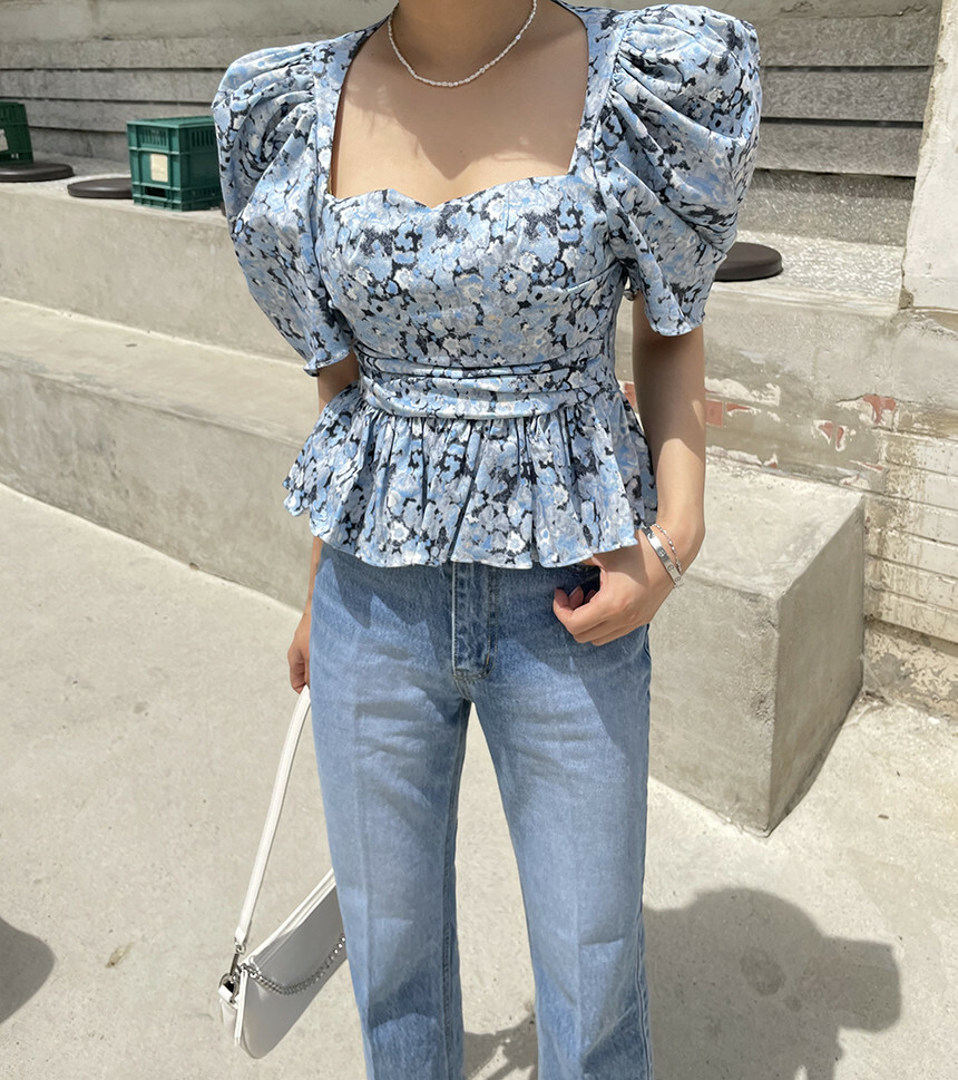 碎花方領收腰上衣