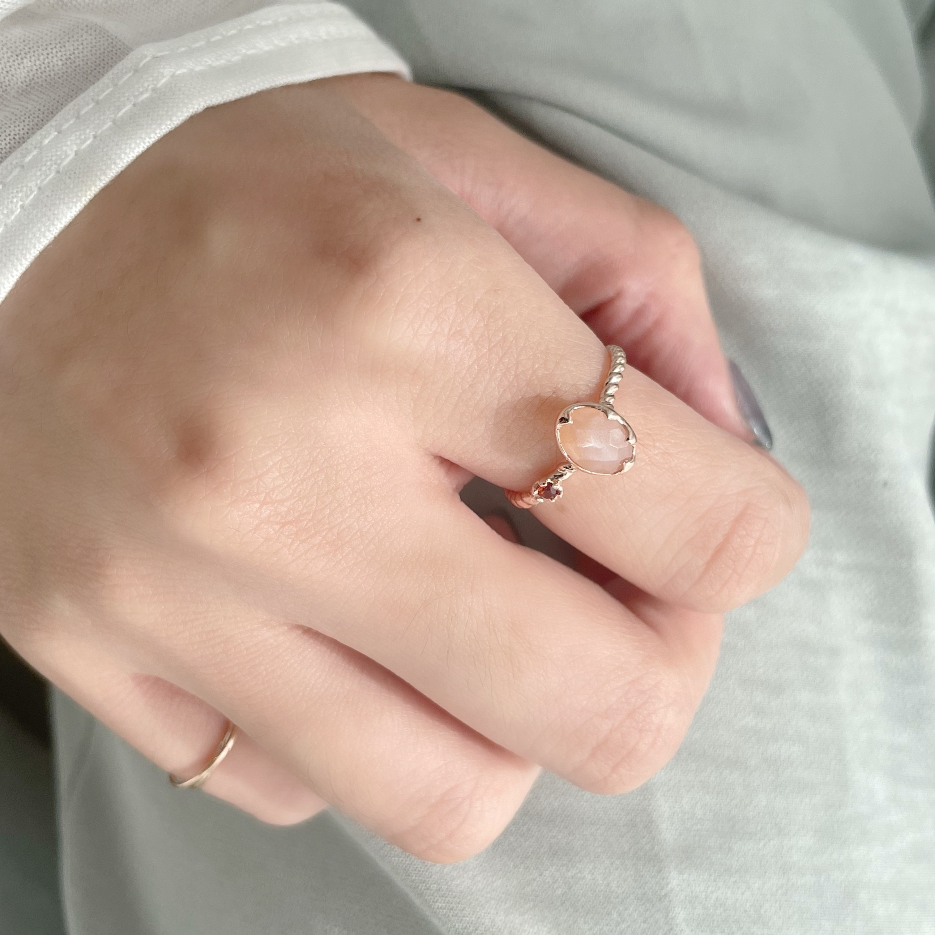 復古oval蜜桃石榴立體麻花戒