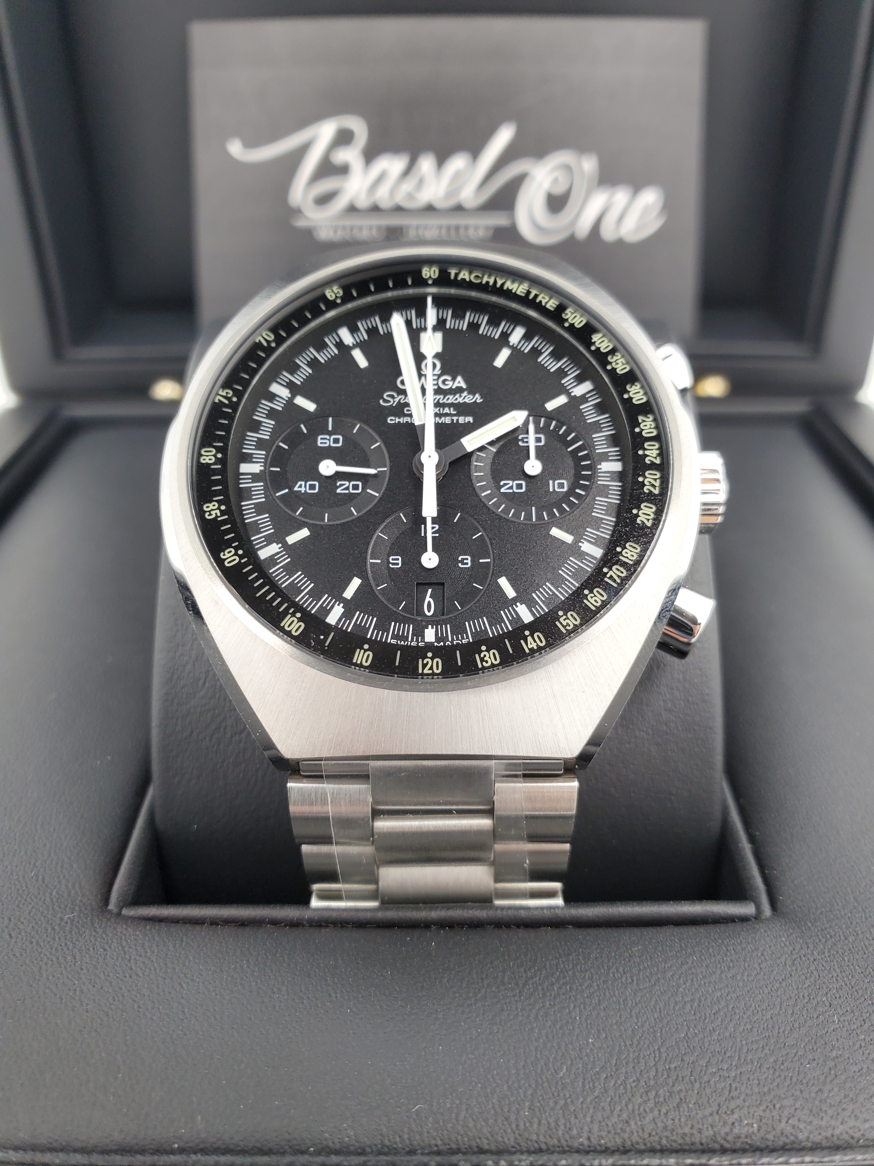 BRAND NEW OMEGA SPEEDMASTER 327.10.43.50.01.001 32710435001001 BLACK DIAL STEEL MARK 2 II 42 MM