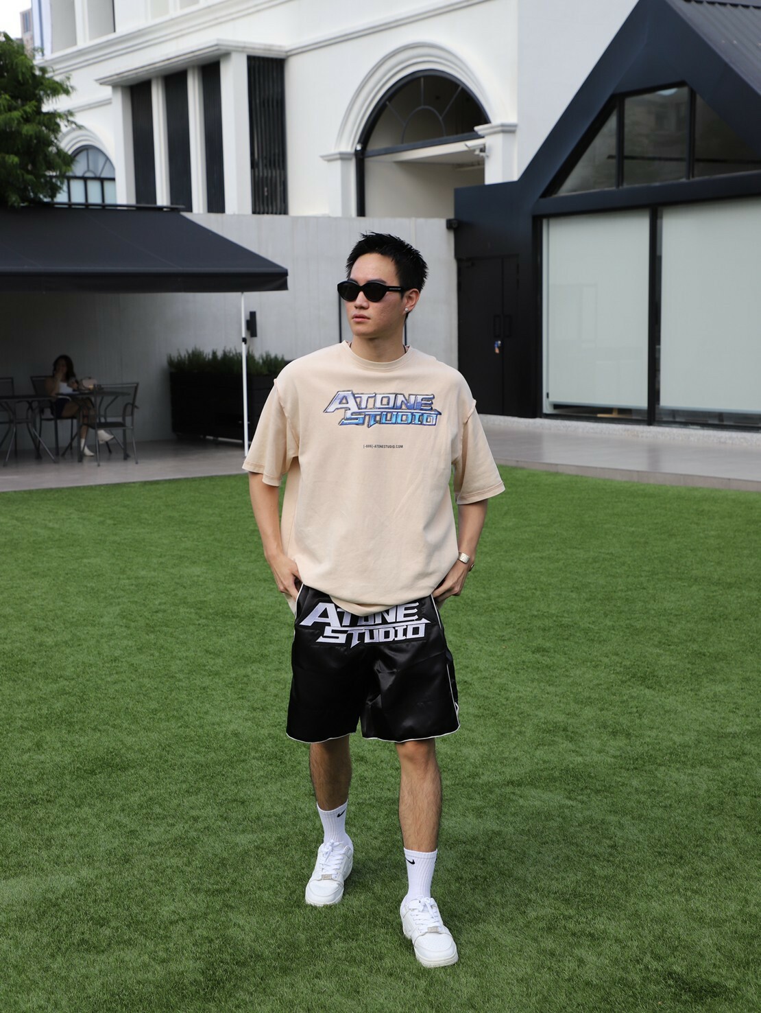 ATONE STUDIO 金屬藍光Logo 反車線米白短袖 T acid washed oversized