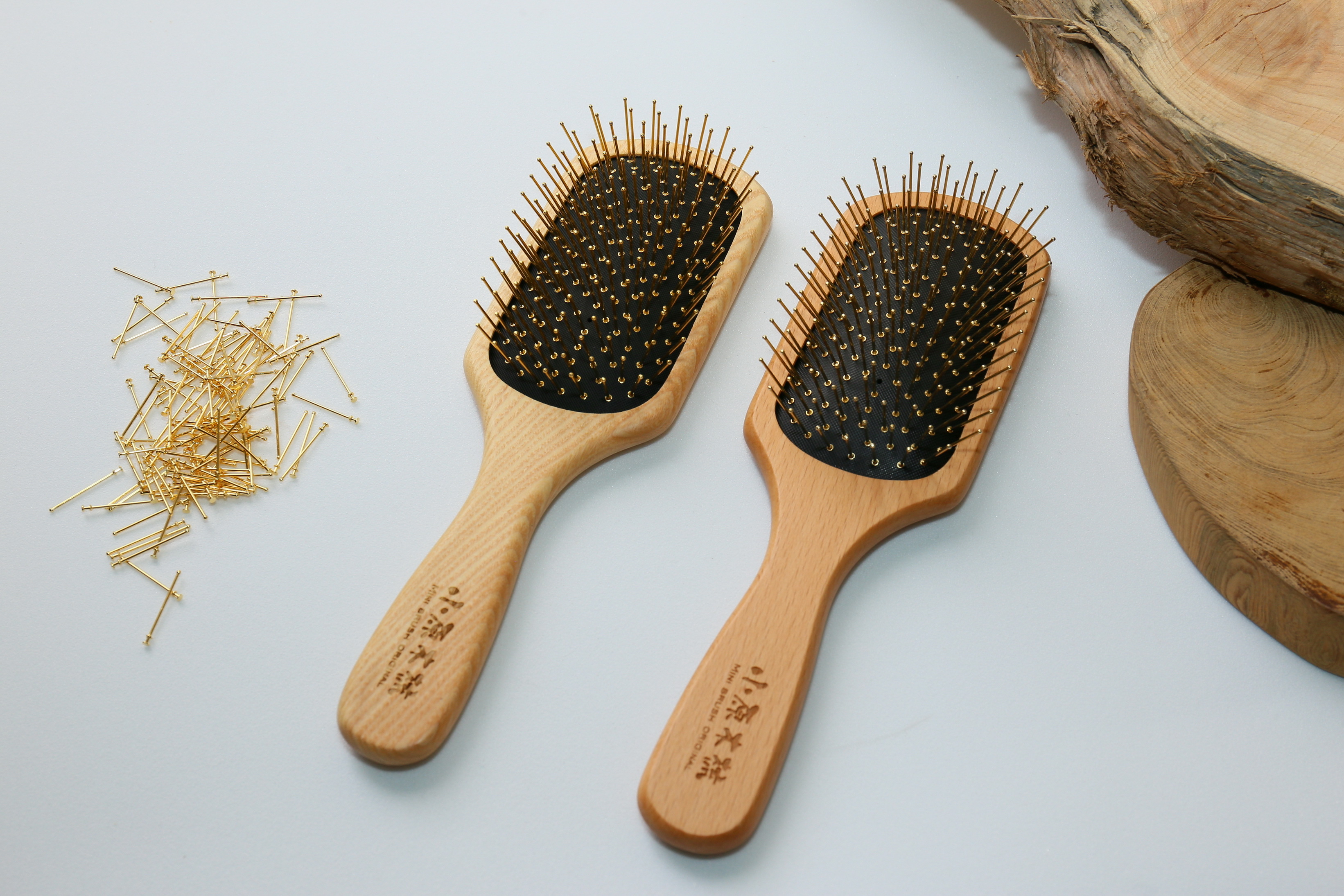 【小原木梳】水曲柳木氣墊針灸梳 細黃金針  (幫助頭皮代謝 頭皮癢)
