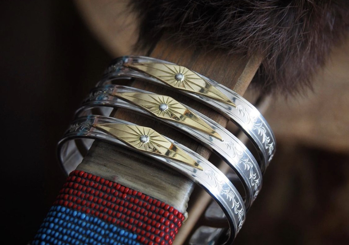 K18 Square Guardian Eagle Arabesque Bangle