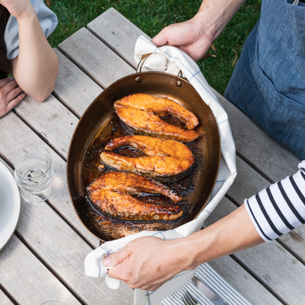 原礦蜂蠟鐵鍋 l 雙握耳橢圓烤煎盤(魚型鍋)