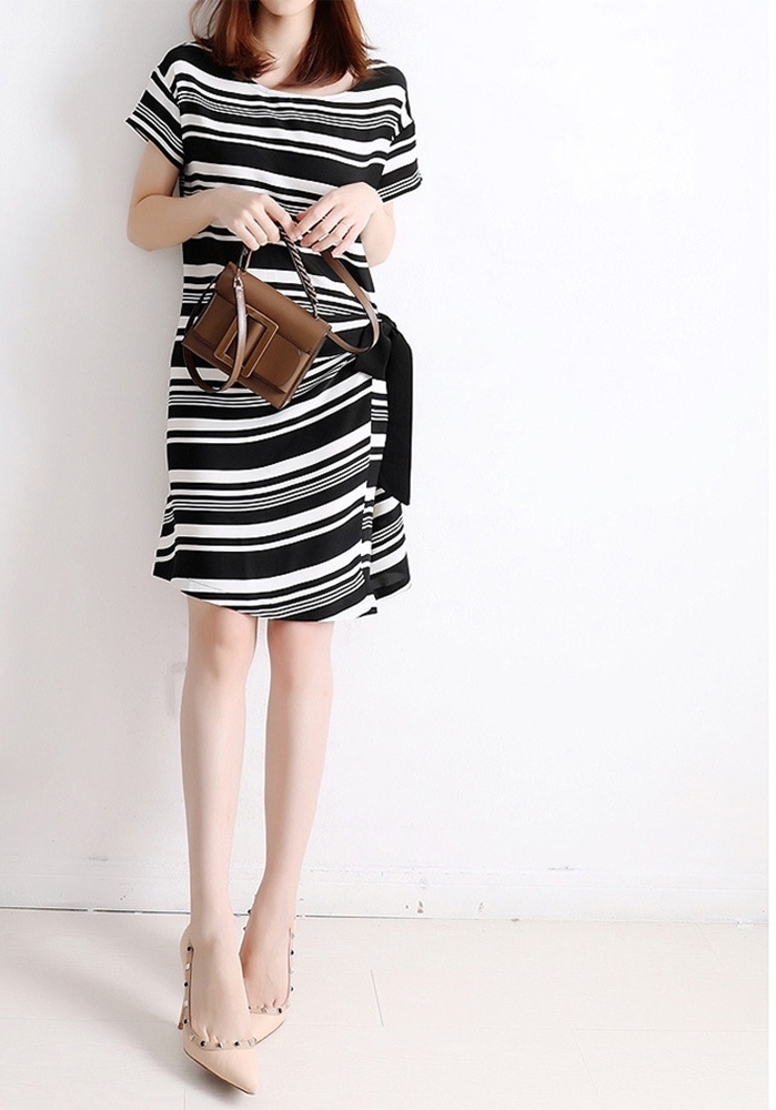 黑S【零碼出清不退換】蝴蝶結綁帶條紋洋裝