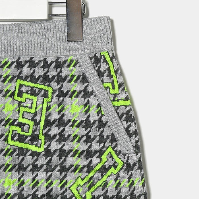 女士 千鳥格字母針織裙